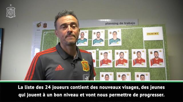 Espagne - Luis Enrique annonce sa liste avec des images Panini géantes Espagne - Luis Enrique annonce sa liste avec des images Panini géantes