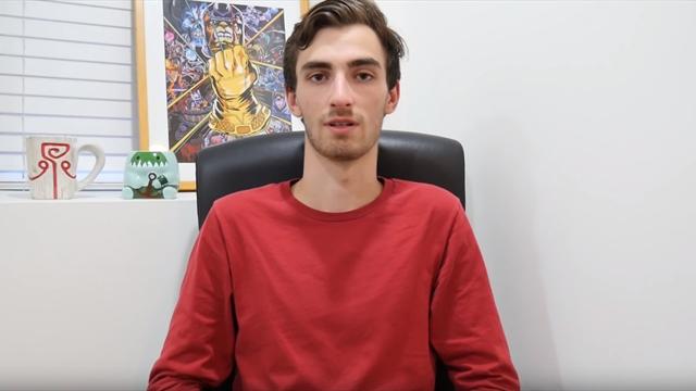 «Он постоянно закрывал дверь в мою комнату». Игрок в Dota 2 обвинил тренера в домогательствах