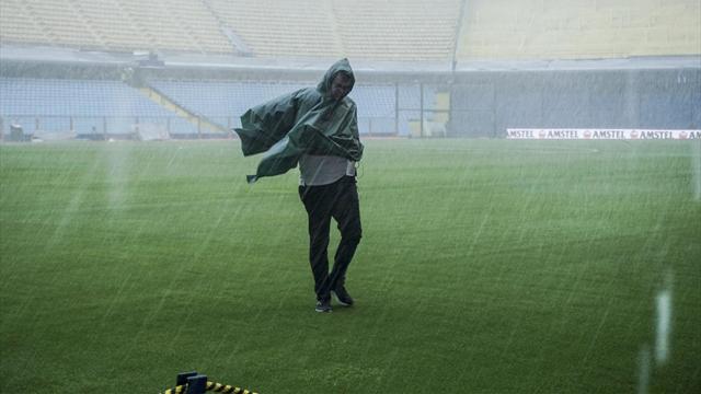 Suspendida la final de la Copa Libertadores por la lluvia que inundó la Bombonera