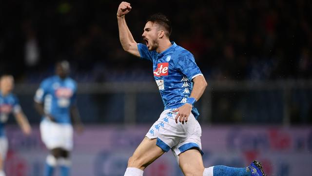 Napoli di rimonta, Genoa battuto 2-1 sotto la pioggia di Marassi