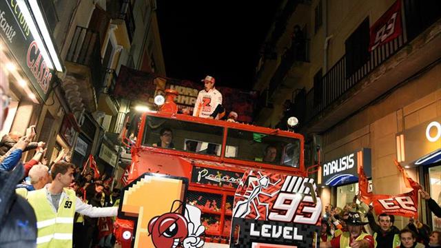 Marc Márquez: "Prefiero usar el tiempo firmando autógrafos que en el balcón"