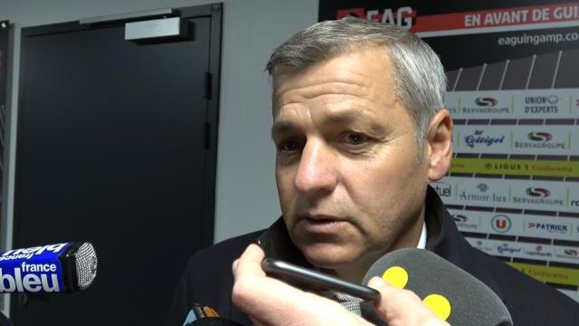 Genesio : ''J'ai tenté de les réveiller à la mi-temps'' Genesio : ''J'ai tenté de les réveiller à la mi-temps''
