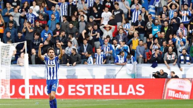2-1. Jony y Sobrino remontan el gol de Moi Gómez y mantienen arriba al Alavés