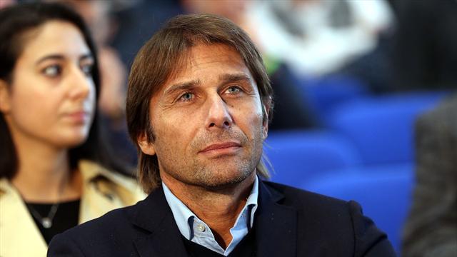 Clamoroso, Conte avvistato sotto la sede dell'Inter: "Contatti con i nerazzurri? No comment"