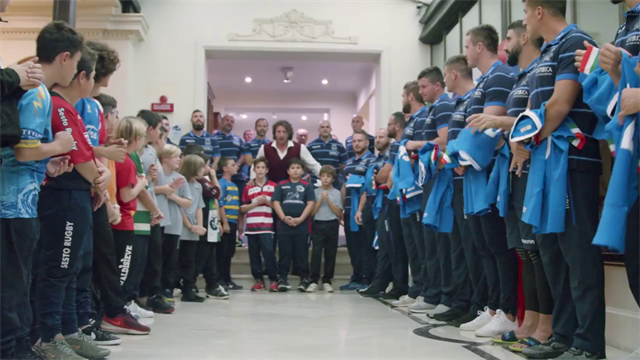 La maglia azzurra, un sogno per i giovani rugbisti: "Un giorno potreste indossarla voi..." La maglia azzurra, un sogno per i giovani rugbisti: "Un giorno potreste indossarla voi..."