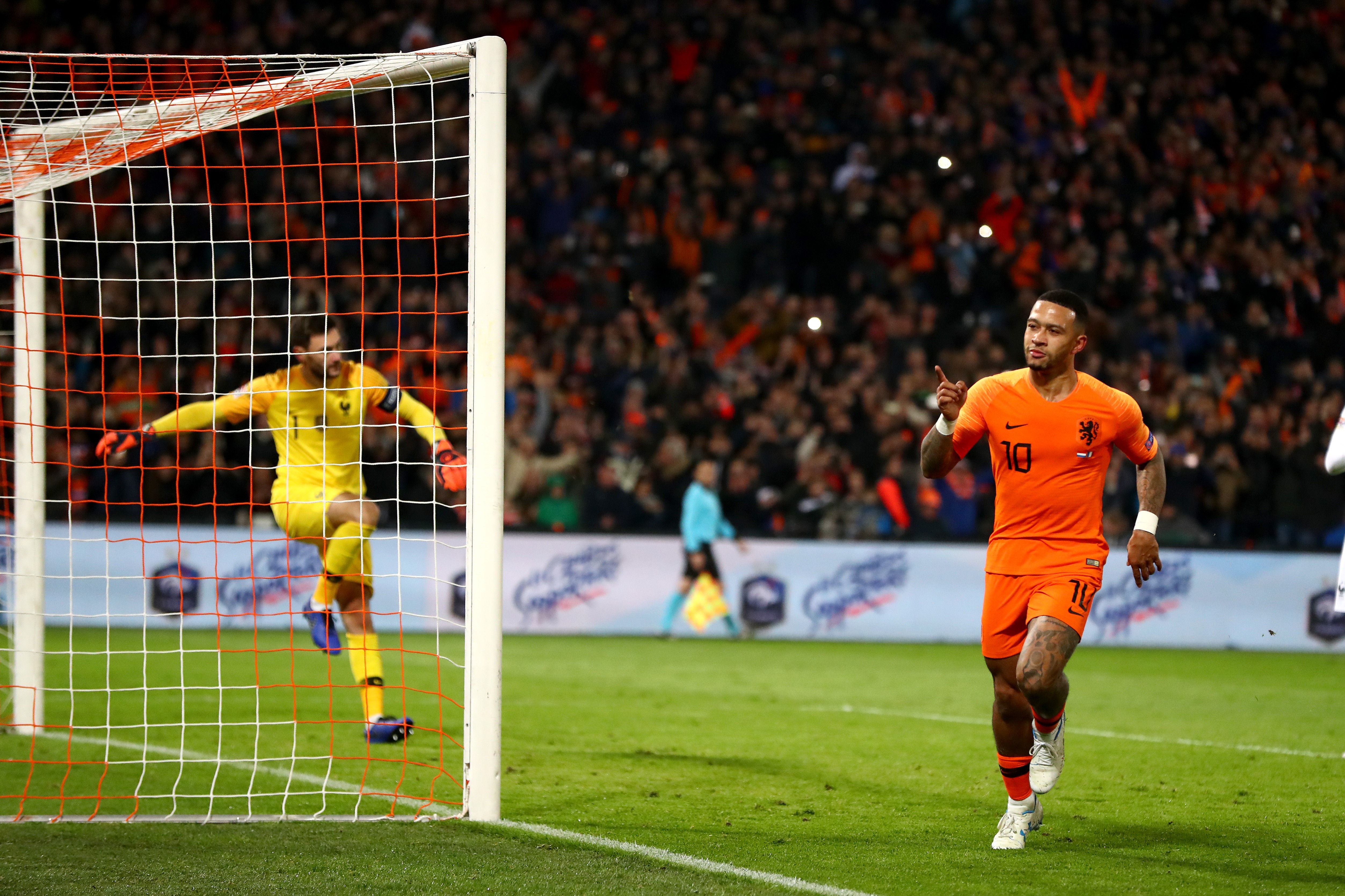 Hugo Lloris et Memphis Depay lors de Pays-Bas-France / Ligue des Nations