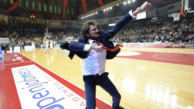 Pozzecco is back! La Dinamo Sassari lo nomina coach al posto di Vincenzo Esposito