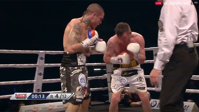 Demoledor: Kerman Lejarraga termina con Gavin por K.O. en el cuarto asalto Demoledor: Kerman Lejarraga termina con Gavin por K.O. en el cuarto asalto