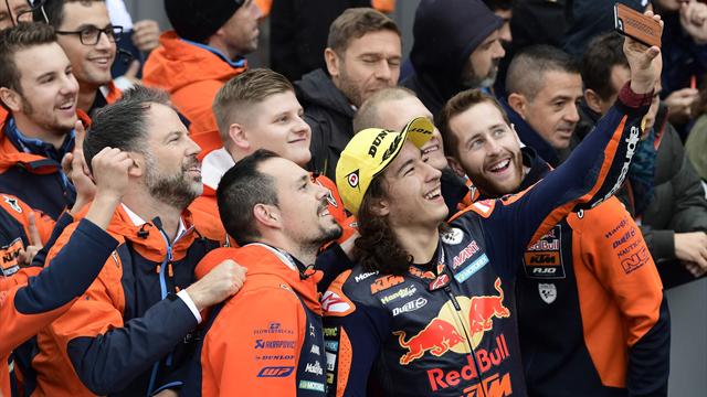 Moto3: Oncu riscrive la storia! Trionfo a Valencia ed è il più giovane di sempre a vincere un GP