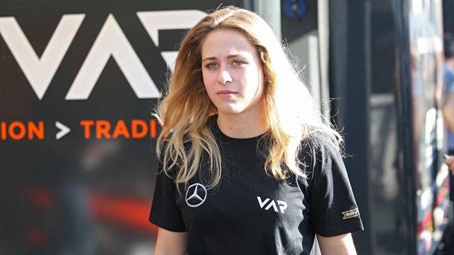 Un crash horrible à 276 km/h et 10 heures d'opération : Sophia Flörsch ne sera pas handicapée Un crash horrible à 276 km/h et 10 heures d'opération : Sophia Flörsch ne sera pas handicapée