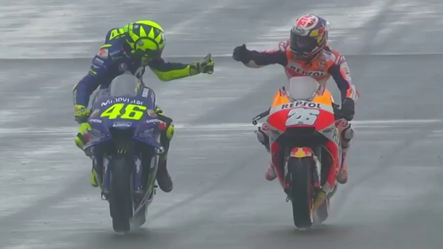 Schöne Geste: Rossi verabschiedet Pedrosa Schöne Geste: Rossi verabschiedet Pedrosa