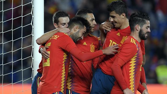 Debutant Mendez's late winner enough for Spain