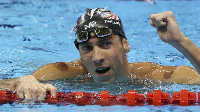 Saranno famosi, Michael Phelps a 18 anni: "Sogno una medaglia d'oro" Saranno famosi, Michael Phelps a 18 anni: "Sogno una medaglia d'oro"