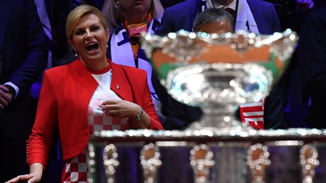 Como en el Mundial, la presidenta de Croacia fue protagonista de nuevo con su selección