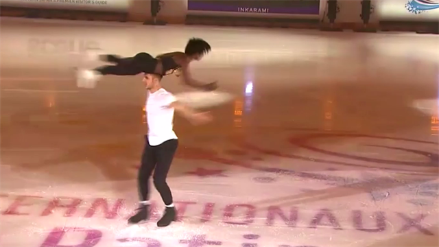 Not Bad: Head-spinning Michael Jackson gala routine Not Bad: Head-spinning Michael Jackson gala routine
