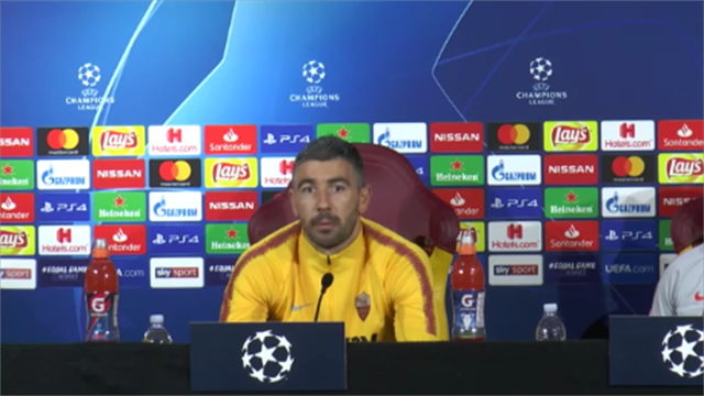 Lo sfogo di Kolarov: "I tifosi capiscono poco di calcio, non devono parlare di tattica" Lo sfogo di Kolarov: "I tifosi capiscono poco di calcio, non devono parlare di tattica"