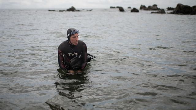 Trans-Pacific bid ends after storm damages support boat