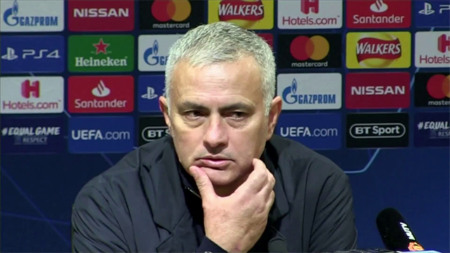 Mourinho, messaggio ai detrattori: "Ho giocato 14 Champions e ho passato il turno 14 volte" Mourinho, messaggio ai detrattori: "Ho giocato 14 Champions e ho passato il turno 14 volte"