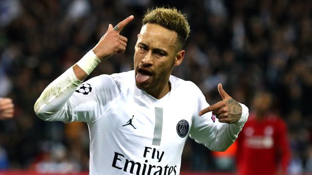 Neymar se enfada con la afición del PSG y pasa del partido