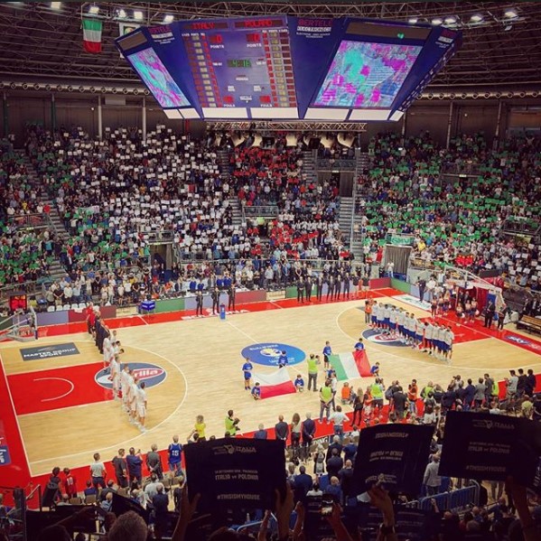 Il 14 settembre, l'Italia batté la Polonia 101-82 al PalaDozza di Bologna: Amedeo Della Valle giocò una grande partita con 28 punti e 8/11 dall'arco.