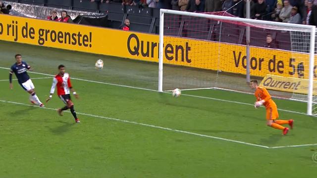 Zweiter Ball im Spiel: PSV-Torchance unsportlich verhindert Zweiter Ball im Spiel: PSV-Torchance unsportlich verhindert