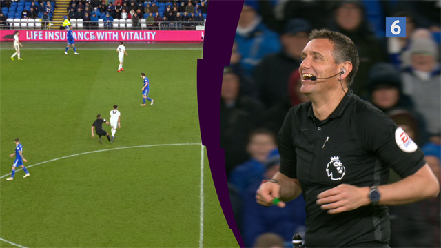 Morgan Gibbs-White fælder dommer Andre Marriner: Var det med vilje? Morgan Gibbs-White fælder dommer Andre Marriner: Var det med vilje?
