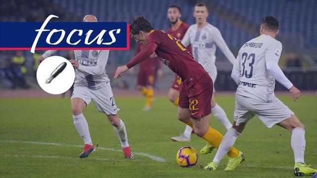 VAR distrutta dal protocollo, arbitri in tilt: usare la tecnologia così non ha alcun senso