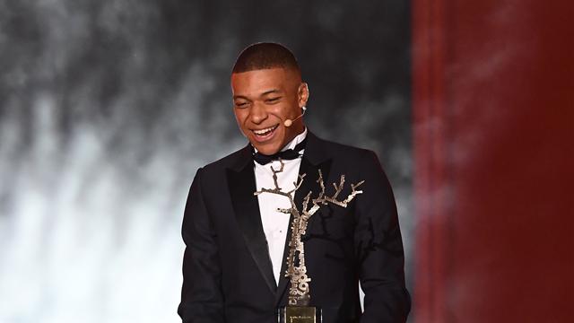 En attendant le Ballon d'Or, Mbappé s'offre le trophée Kopa