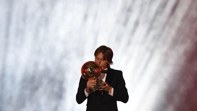 Antithèse de Ronaldo et Messi, Modric fait-il un beau Ballon d'Or ? Antithèse de Ronaldo et Messi, Modric fait-il un beau Ballon d'Or ?