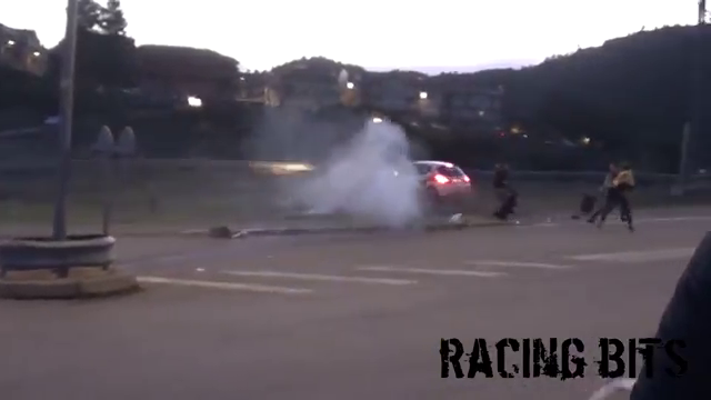 El milagroso desenlace de un accidente de rally que pudo acabar en tragedia con una madre y su bebé El milagroso desenlace de un accidente de rally que pudo acabar en tragedia con una madre y su bebé