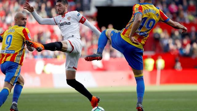 El Valencia quiere disipar dudas ante un Sevilla que mira al liderato