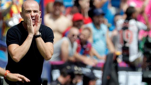 Paco López deja en Valencia a Vukcevic y convoca a Prcic ante el Eibar