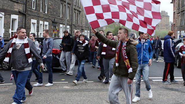 Zwei Festnahmen nach rassistischen Beschimpfungen in Schottlands Fußball