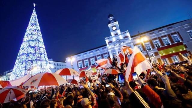 River y Boca colorean un abarrotado Madrid navideño