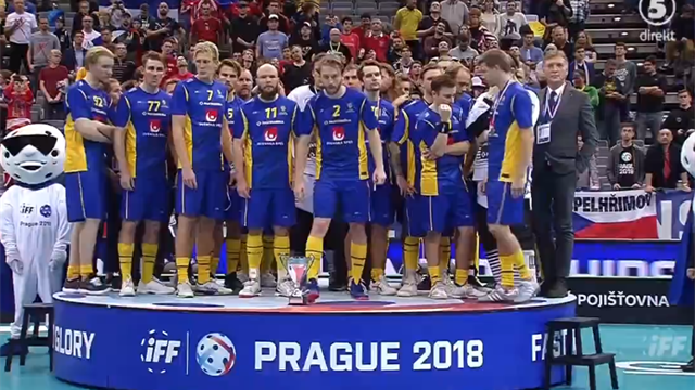 Här tar Sverige emot silvermedaljen Här tar Sverige emot silvermedaljen