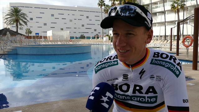 Senkrechtstarter Ackermann: Ein Typ zwischen Kittel und Sagan Senkrechtstarter Ackermann: Ein Typ zwischen Kittel und Sagan