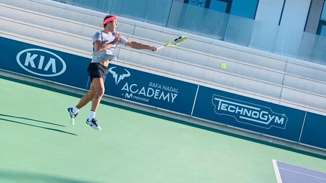Nadal ya entrena a alto nivel en su Academia ¡Así funciona su derecha al iniciar la pretemporada! Nadal ya entrena a alto nivel en su Academia ¡Así funciona su derecha al iniciar la pretemporada!