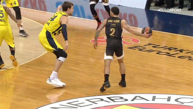 Assist pazzesco di Mike James! Tarczewski riceve, schiaccia e ringrazia Assist pazzesco di Mike James! Tarczewski riceve, schiaccia e ringrazia