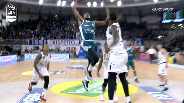 Tony Mitchell-Jared Cunningham, botta e risposta ad alta quota Tony Mitchell-Jared Cunningham, botta e risposta ad alta quota