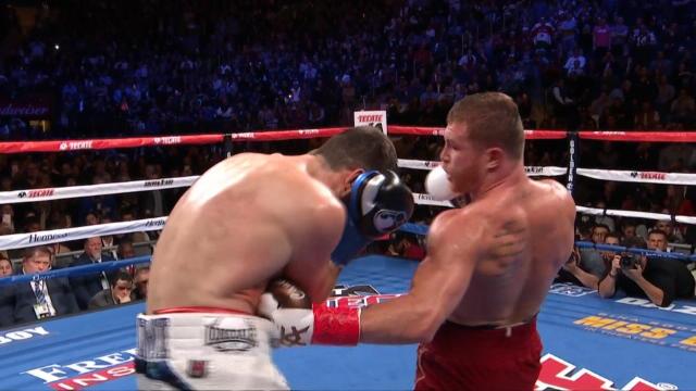 WBA super-moyens - Canelo met Fielding à terre au 3e round WBA super-moyens - Canelo met Fielding à terre au 3e round