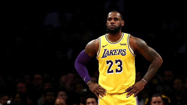 James et Antetokounmpo toujours en tête des votes