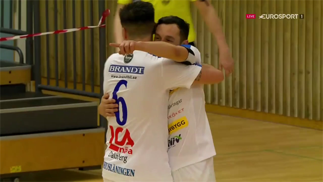 Hattrick av lagkaptenen när Uddevalla slog Halmstad Hattrick av lagkaptenen när Uddevalla slog Halmstad