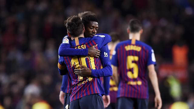 Dembélé et Messi enchaînent, le Barça reste seul en tête