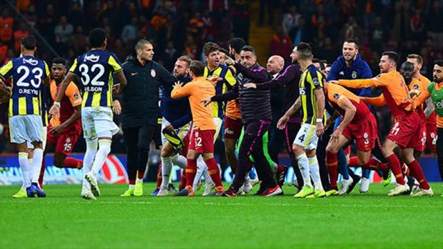 Fenerbahçe ve Galatasaray PFDK'ye sevk edildi
