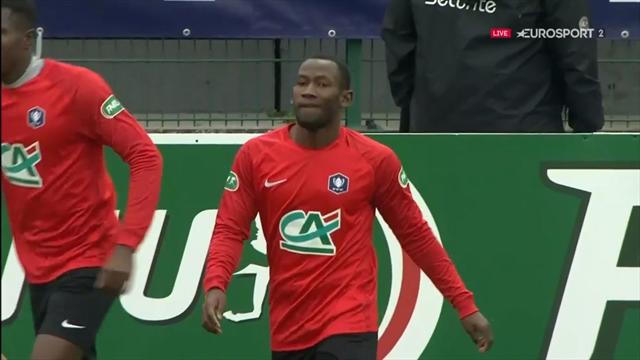Zlatan n'a qu'à bien se tenir : le joli geste de Pouye qui a lancé Les Herbiers Zlatan n'a qu'à bien se tenir : le joli geste de Pouye qui a lancé Les Herbiers