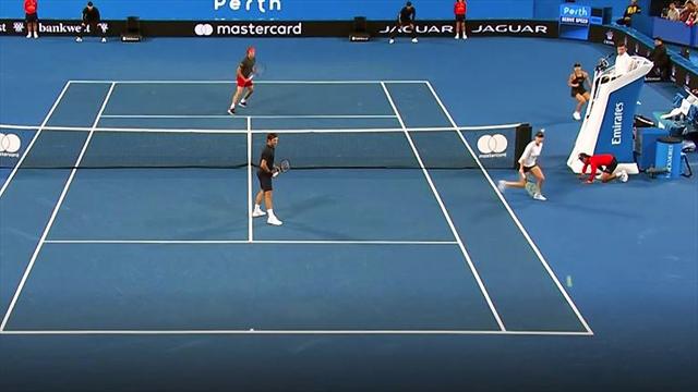 Wow! Kerber mit sensationellem Punkt gegen Federer Wow! Kerber mit sensationellem Punkt gegen Federer