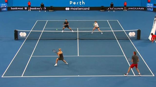 Titel für Kerber/Zverev oder Bencic/Federer? Dramatischer Matchball beim Hopman Cup Titel für Kerber/Zverev oder Bencic/Federer? Dramatischer Matchball beim Hopman Cup