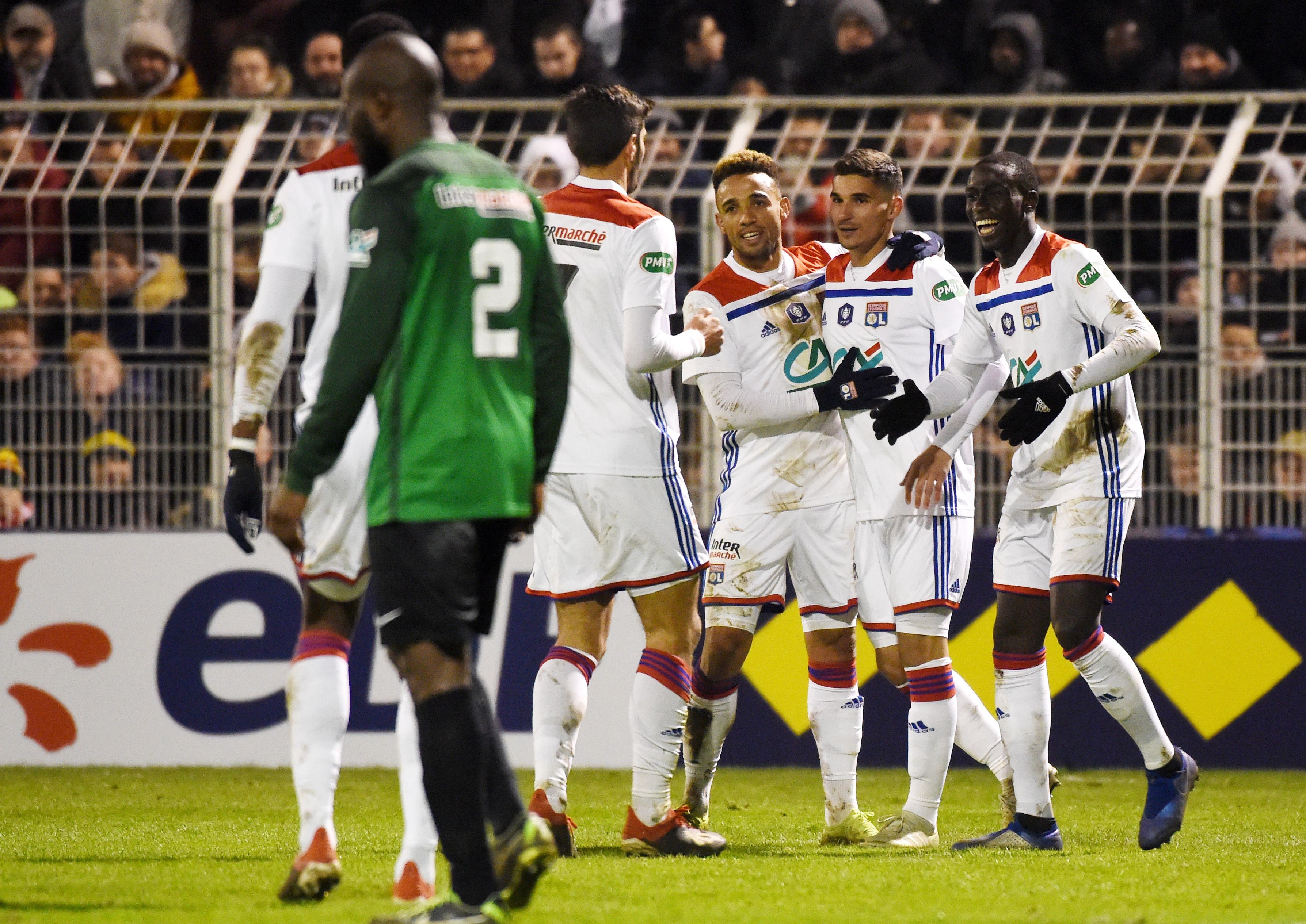 Les joueurs de l'OL célèbrent un but face à Bourges / Coupe de France