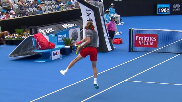 ATP Sydney: splendido rovescio in salto di Stefanos Tsitsipas ATP Sydney: splendido rovescio in salto di Stefanos Tsitsipas
