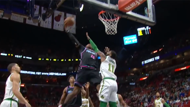 La giocata della notte: James Johnson, schiacciatona sulla testa di Irving
